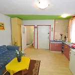 Apartment Osrodek Wczasowy Domino Bis *